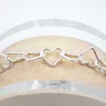 Charger l&#39;image dans la galerie, Bracelet en argent motif coeur
